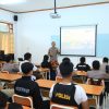 Kadiv Humas Beri Motivasi dan Pemahaman Tugas Kepolisian Pada Siswa Labschool Kebayoran
