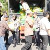 Polda Jatim Peduli Masyarakat Gelar Baksos Salurkan Bantuan untuk Ribuan Warga