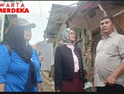 Dewan Kab. Malang Fraksi PDIP Abdul Qodir S.H. Dan Dr. Tantri Bararoh, SE, M.Ak., Tinjau Langsung Lokasi Puting Beliung Lokasi Sumbersekar Dau.