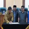 Bupati Kampar Hadiri Rapat Paripurna DPRD Penetapan Propemperda dan Penyampaian Laporan Pansus