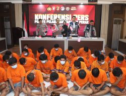 Operasi Sikat Semeru 2025, Polres Pelabuhan Tanjung Perak Berhasil Ungkap 46 Kasus dan Amankan 54 Tersangka.