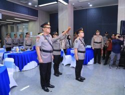 Pimpin Sertijab dan Pengantar Purna Tugas, Kadivhumas Polri Tekankan untuk Selalu Berbuat yang Terbaik