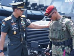 Rilis Berita :*Kasdam V/Brawijaya Tunjukkan Sinergi Matra pada Upacara Hari Armada RI Tahun 2025