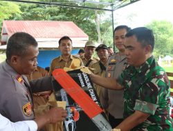 Kapolres Nganjuk Perkuat Silaturahmi Kamtibmas di Ngetos, Serahkan Bantuan Gergaji Mesin