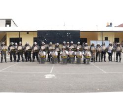 Kapolres Pelabuhan Tanjung Perak Pimpin Latihan Dalmas, Tunjukkan Empati pada Anggota.