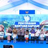 Polri Serahkan Bantuan Pendidikan bagi 10 Anak Korban KKB di Papua