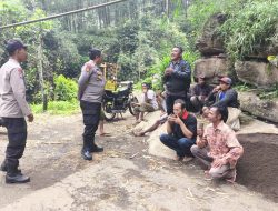 Giat Kopling Polsek Puspo Dapat Sambutan Hangat Warga, Perkuat Kedekatan Polisi dan Masyarakat