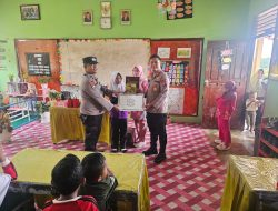 Gerakan Ayah Mengambil Rapor: Kapolsek Tapung Hulu dan Personel Polsek Hadir sebagai Ayah Angkat Anak Yatim
