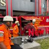 Kebakaran New Hollywood Hotel Pekanbaru, 1 Tewas dan 12 Luka-Luka, Tim SAR Evakuasi Korban Terjebak