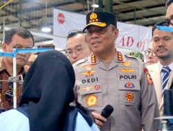 Wakapolri Bagikan Sembako ke Ribuan Buruh, Wujud Kepedulian Polri di Sektor Industri Dalam Negeri