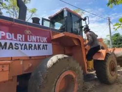 Kapolri Bantu Alat Berat untuk Percepat Pemulihan Jalan, Fasilitas Umum dan Rumah Warga Pasca banjir di Kab. Pidie