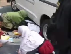 MOBIL MBG SERUDUK SISWA SD KALIBARU