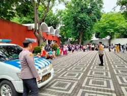 Awali Tahun 2026, Polres Tanjung Perak Tingkatkan Pengamanan di Kawasan Wisata Pantai.