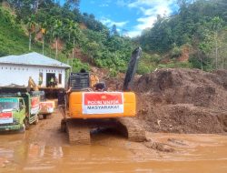 Polri Maksimalkan Bantuan dengan Kerahkan Alat Berat, Percepat Pemulihan Bencana di Sumatra