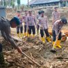 Polri dan Warga bergandengan Tangan, Polindes Meunasah Mancang Bangkit dari Lumpur Banjir