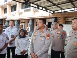 Pastikan Kesiapsiagaan Bencana, Kapolres Jakbar Tinjau Posko Siaga Bencana 3 Pilar