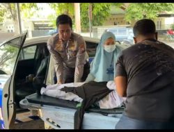 Aksi Humanis Kasat Lantas Polresta Banyuwangi Selamatkan Korban Laka Tunggal