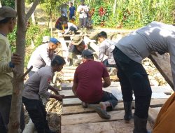 Polri Bersama Masyarakat Bangun Jembatan Darurat, Akses Tiga Kampung di Rusip Antara Kembali Terhubung