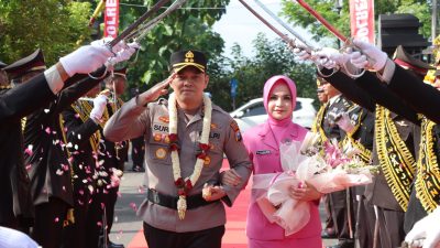 Tradisi Pedang Pora dan Banjari Sambut Kapolres Baru Nganjuk