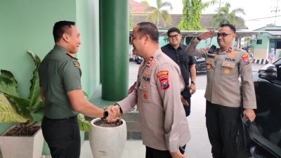 Penuh Keakraban, Kapolres Silaturahmi dengan Dandim 0817 Gresik Wujud Sinergitas TNI–Polri Kian Solid
