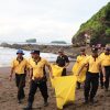 Polres Jember Laksanakan Gerakan Indonesia Asri Bersihkan Pantai Watu Ulo