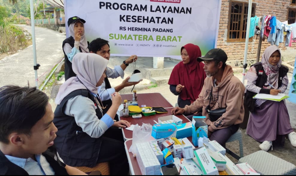 RS Hermina Padang dan IZI Sumbar Gelar Layanan Kesehatan Gratis untuk Penyintas Banjir di Agam