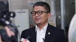 Anggota Komisi Xi Dpr Ri Amin Ak Usai Rdpu Bersama Serikat Pekerja Pt Bank Maybank Indonesia Spbmi20260923091546