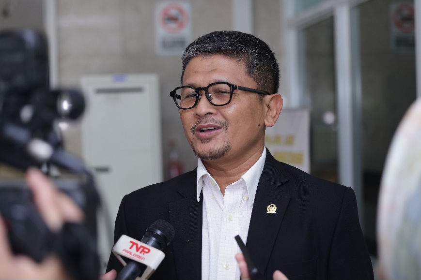Anggota Komisi Xi Dpr Ri Amin Ak Usai Rdpu Bersama Serikat Pekerja Pt Bank Maybank Indonesia Spbmi20260923091546