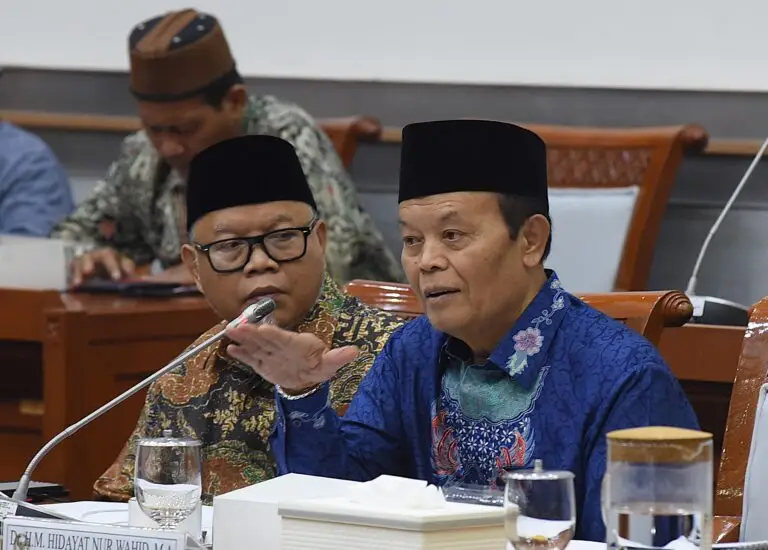 Anggota Komisi Viii Dpr Ri Hidayat Nur Wahid Dalam Rapat Kerja Komisi Viii Dpr Ri Bersama Menteri Ha20260415111650 768x550