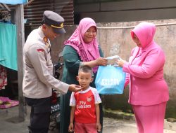 Polisi Peduli, Polres Malang Distribusikan Ratusan Paket Sembako untuk Warga Kurang Mampu