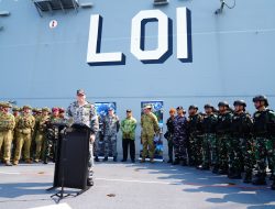 Delegasi TNI On Board di HMAS Adelaide Resmikan Latgabma Keris Woomera 2024