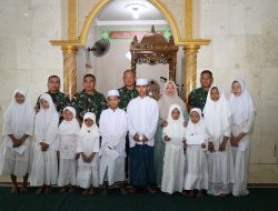 Dankodikmar Pimpin Doa Bersama dan Santunan Anak Yatim dalam Peringatan HUT Marinir ke-79