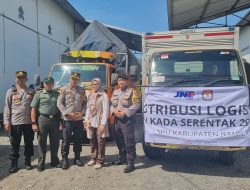 Polisi Kawal Pendistribusian Logistik Pilkada 2024 di Jember