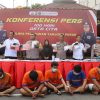 Polisi Berhasil Amankan 6 Bandar Narkoba dan Brankas Isi 1kg Sabu di Jalan Kunti Surabaya