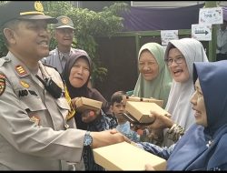 Tarik Animo Warga Datang Ke TPS, Polresta Sidoarjo Bagikan Makanan Gratis