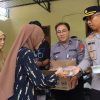 Cooling System Pungut Suara, Polres Ngawi Berbagi Makanan Sehat Gratis untuk Warga di TPS