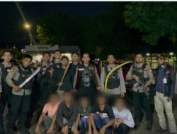 Cegah Aksi Tawuran di 2 lokasi di Jakarta Barat, Tim Patroli perintis Presisi Polres Metro Jakarta Barat Amankan 17 Remaja Berikut Sajam Celurit dan Golok