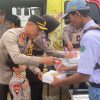 Si Sumeh” dan “Si Sabar” Polres Pasuruan Kota Kembali Berbagi Makanan Sehat Bergizi Gratis bagi Pelajar