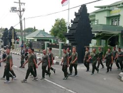 Kodim 0817/Gresik Gelar Olahraga Bersama untuk Jaga Kebugaran dan Soliditas