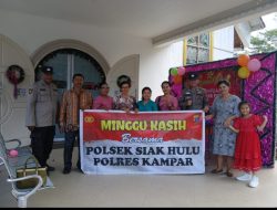 “Polisi Peduli”, Polsek Siak Hulu Gelar Minggu Kasih di Gereja Pasir Putih, Jalin Silaturahmi dan Jaga Keamanan Bersama