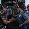 Jalin Soliditas Sesama Lemdik TNI AL, Dankodiklatal Sambut Courtesy Call Gubernur AAL