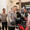 Pelaku Curanmor Ditangkap, Kapolres Ponorogo Kembalikan Motor Milik Korban