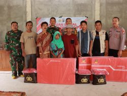 Kolaborasi Polisi dan TNI Bantu Warga Terdampak Longsor di Ponorogo