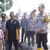 Polres Situbondo Gelar Bakti Sosial Bersihkan Material Pasca Banjir di Kecamatan Kendit