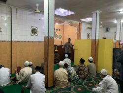 Safari Ramadan: Polres Pelabuhan Tanjung Perak Gelar Sholat Taraweh Bersama, Ajak Warga Jaga Kamtibmas