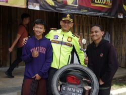 Polres Ponorogo Respon Cepat Bantu Pemudik yang Mengalami Kendala di Jalan