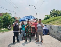 Penyerapan Gabah Petani Desa Morobakung Didampingi Oleh Babinsa