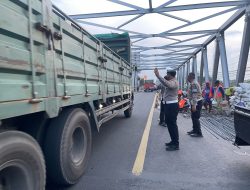Polres Probolinggo Siagakan Personel dan Siapkan Jalur Alternatif Akibat Lubang di Jembatan Pajarakan