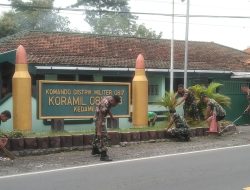 Karya Bakti Anggota Koramil 0817/03 Kedamean Bersatu Jaga Kebersihan Lingkungan