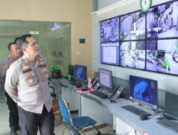 Pengecekan Pelayanan dan Command Center Polres Nganjuk, Kapolres Optimalkan Teknologi Jaga Kamtibmas Selama Libur Panjang